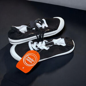 Girls Wonder Nation Black Canvas Shoes, Size 4